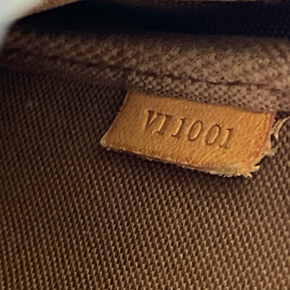 LOUIS VUITTON Pochette bag - Picture 13 of 13